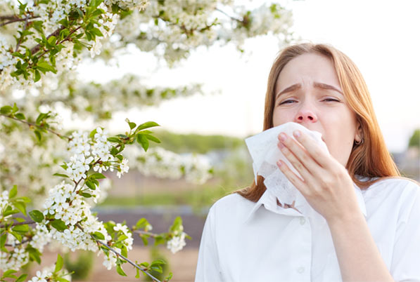 Alergiczny nieżyt nosa – jak sobie z nim radzić?